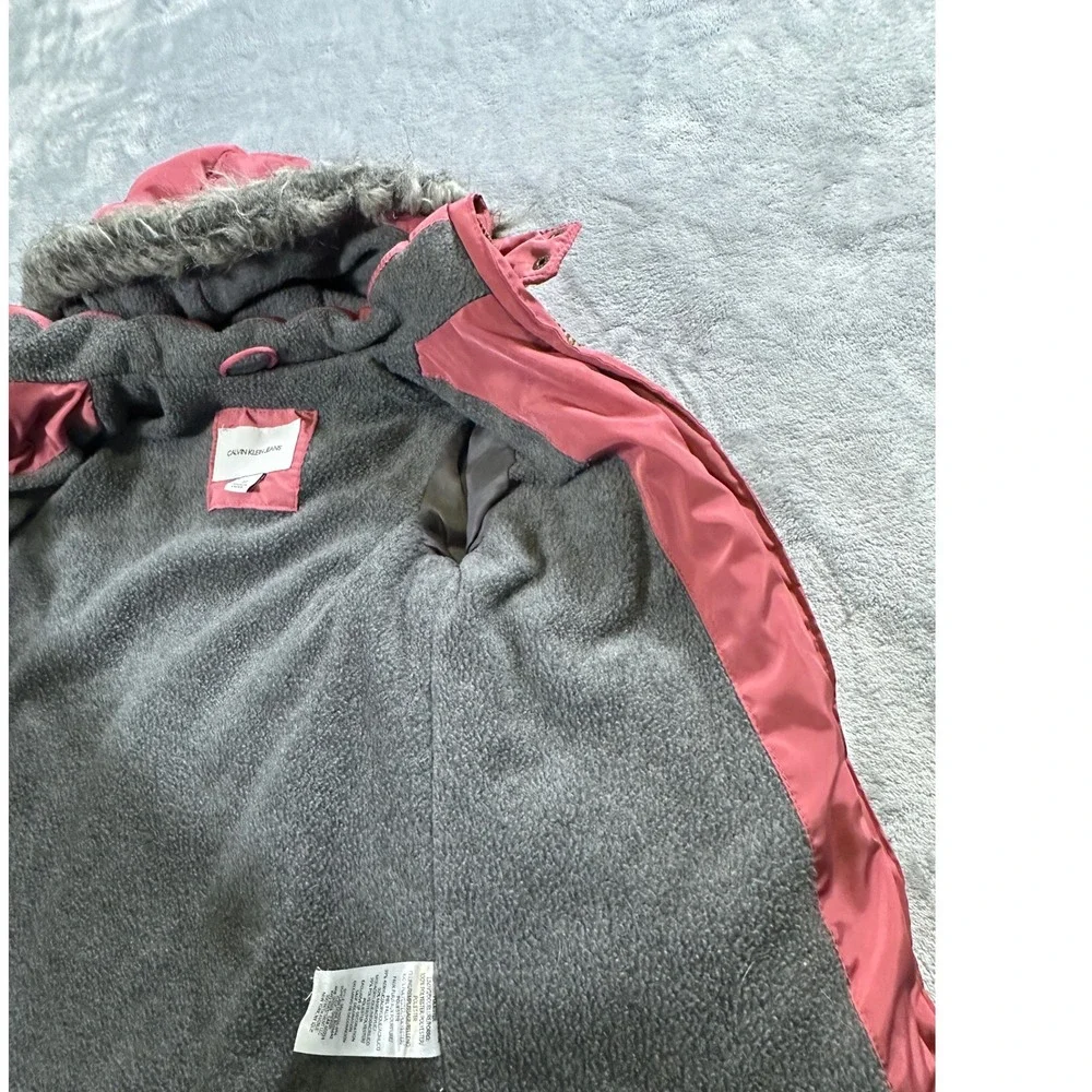 Calvin Klein‎ Girls Puffer Jacket Winter Coat Faux Fur Hood Sz 2T Warm Cozy Snow